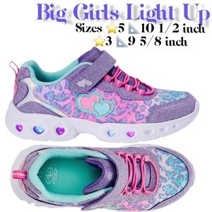 New Big Girls Light Up Sneaker Purple Heart 💜 Sizes 5 3
